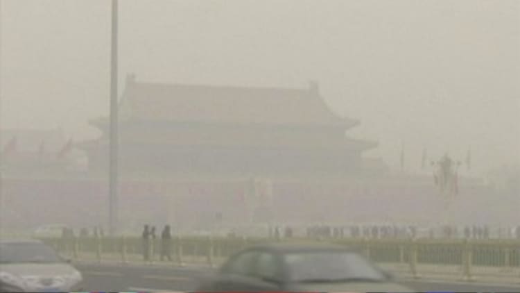 Beijing schools closed due to heavy smog