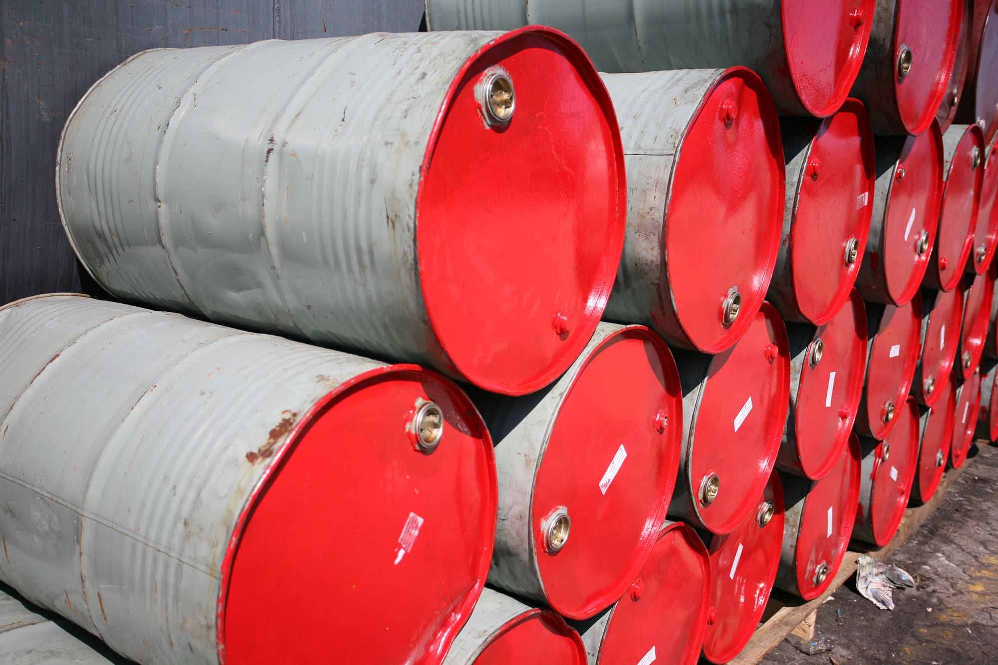 U.S. crude oil price tops $80 a barrel, the highest since 2014