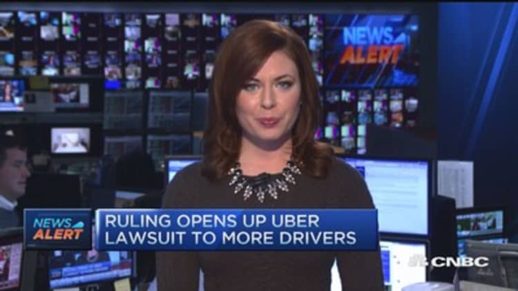Ruling opens up Uber lawsuit to more drivers