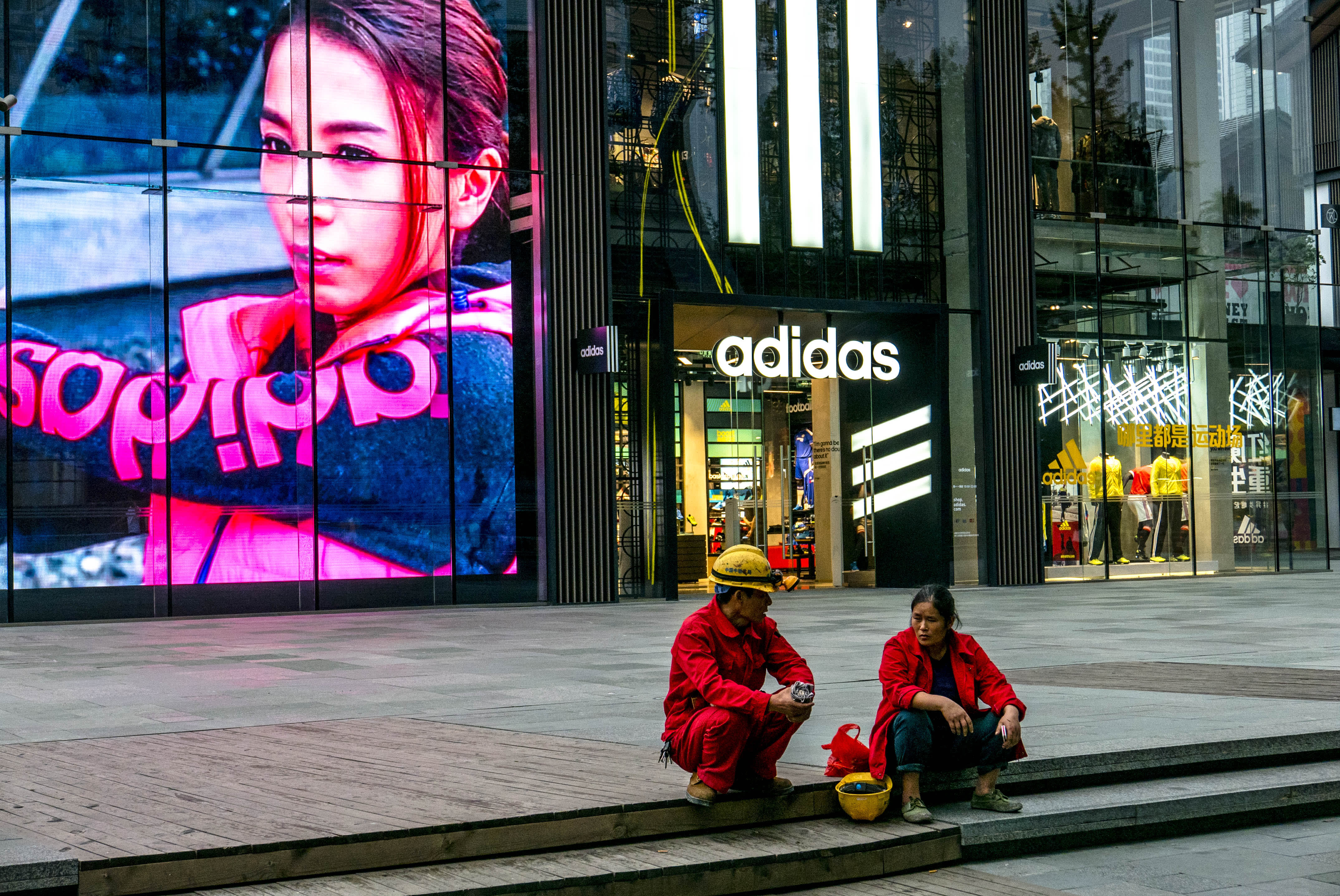 Ik zie je morgen gewicht meel 10% of Adidas products in Asia are fakes, CEO says