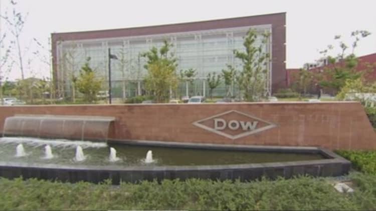 Dow Chemical and DuPont agree to merge
