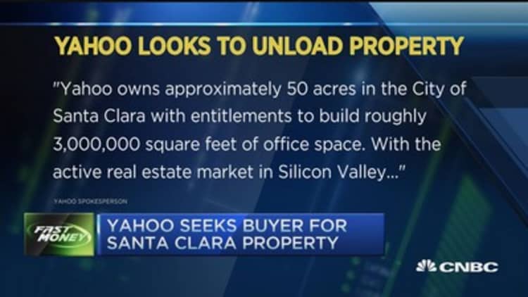 Yahoo seeks buyer for property 