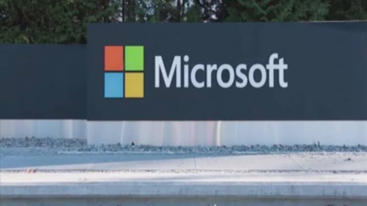 Microsoft plans government hack notifications