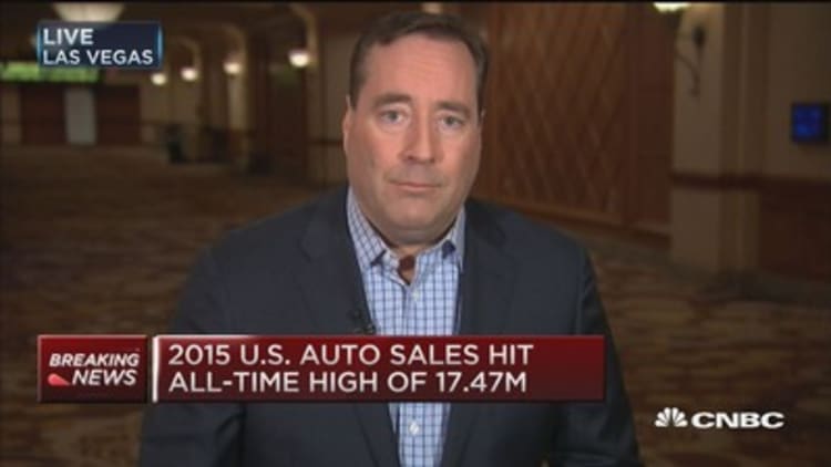 US auto sales hit an all-time record with 17.47M vehicles sold in 2015 