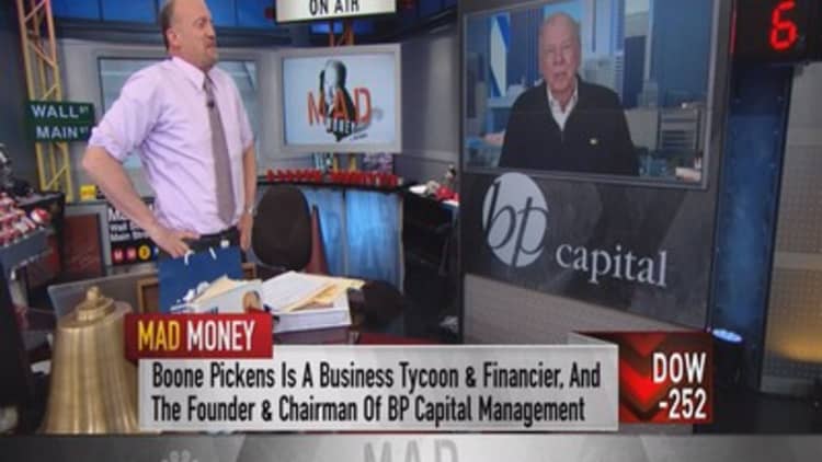 Boone Pickens to Cramer: Oil is close to bottoming