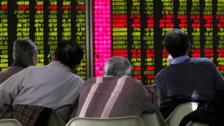 Asian stocks plummet after China ends trading early