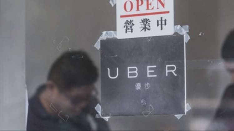 Uber China offers discounts following stock turmoil 