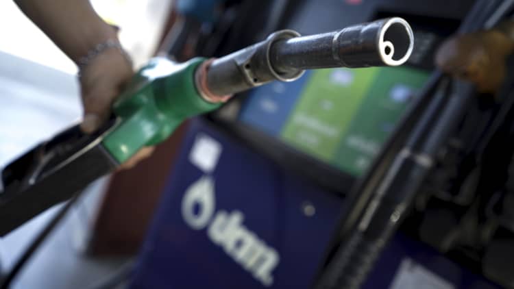 GasBuddy: Cheapest July 4th gas prices in a decade