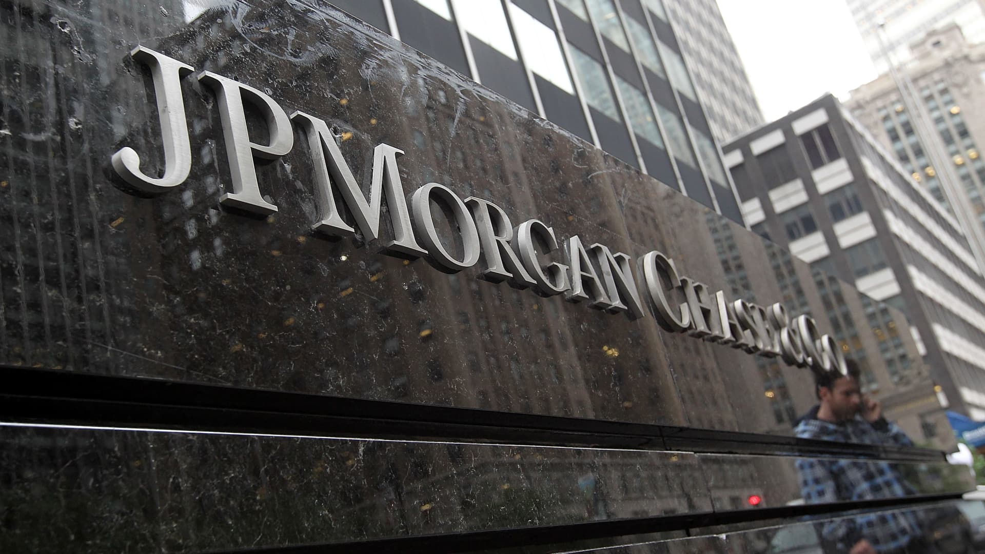 JPMorgan creates new unit for blockchain projects, says the technology is close to making money