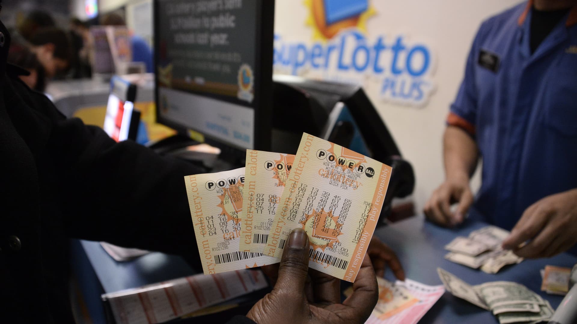 Powerball jackpot hits $1 billion — but only if you pick the less-popular prize option. If you win, here's the tax bill