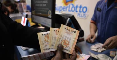 Powerball jackpot hits $1 billion — sort of. If you win, here's the tax bill