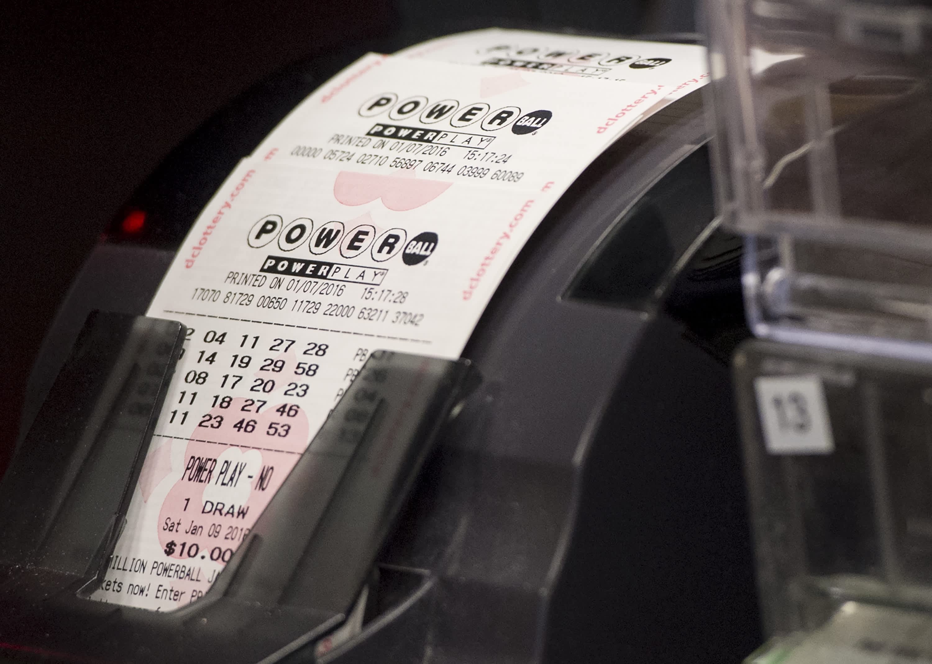 Powerball’s top prize jumps to $500 million for the first drawing of 2022. This year winners landed jackpots totaling $2 billion – CNBC