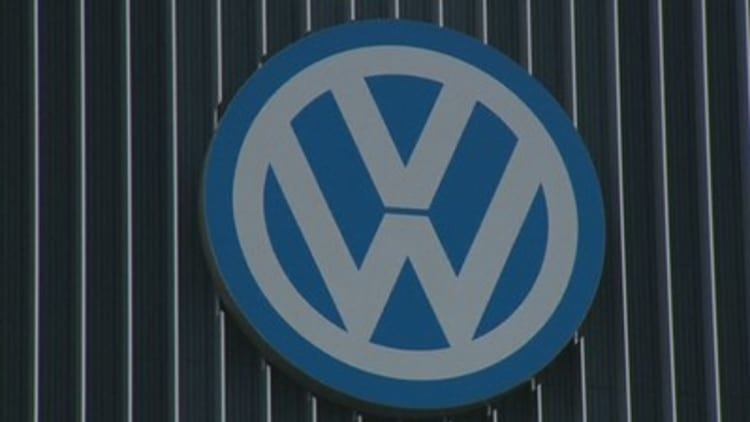 Volkswagen shareholders to file claim over emissions scandal