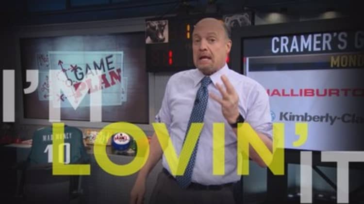 Cramer Remix: What to expect with Apple