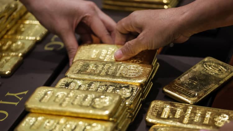 Bullish of gold and dollars: Gartman 