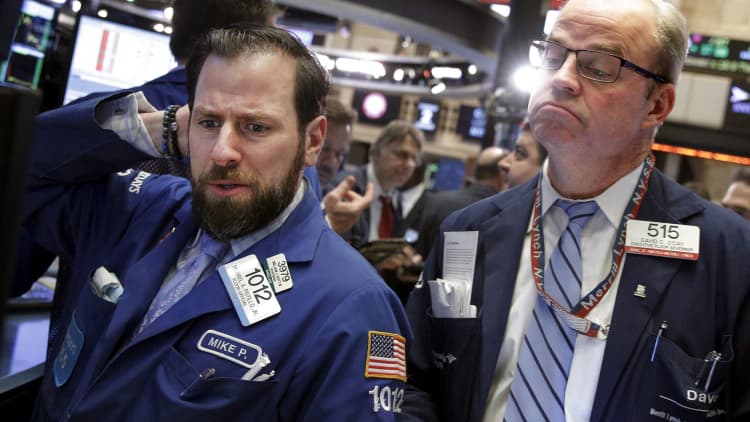 Futures point to sharply lower open in US