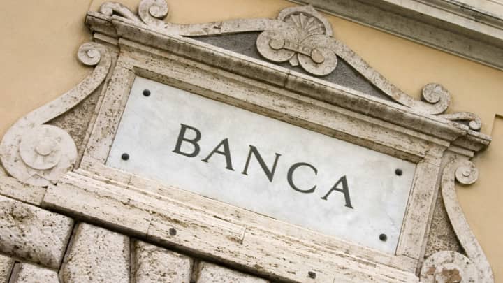 Italy banks are still weak and a problem for the euro zone