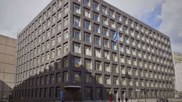 Sweden's central bank cuts rates