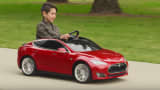 Tesla and Radio Flyer have produced a Tesla Model S car for kids.