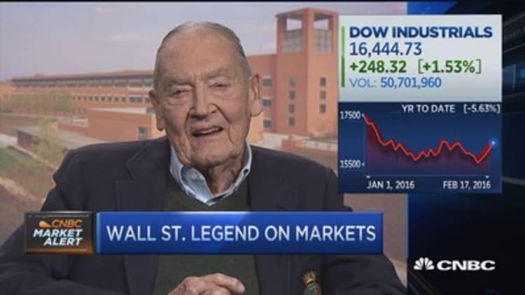 Wall St. legend Bogle stays the course