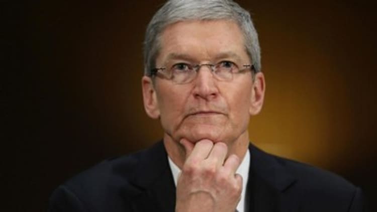 FBI pushes case against Apple