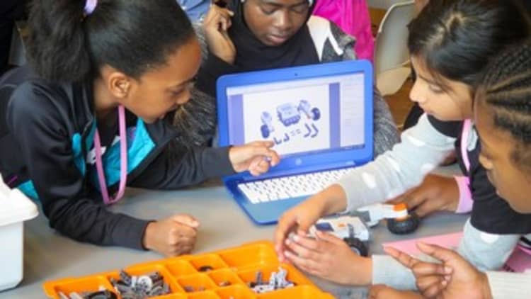 Black Girls Code brings engineering to minority students