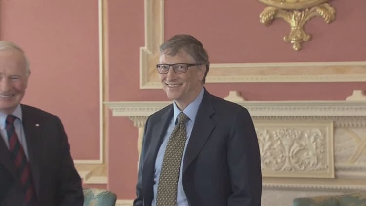 Bill Gates backs FBI on iPhone hack