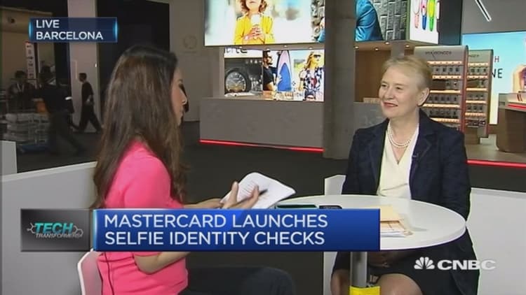 MasterCard to use selfies for security
