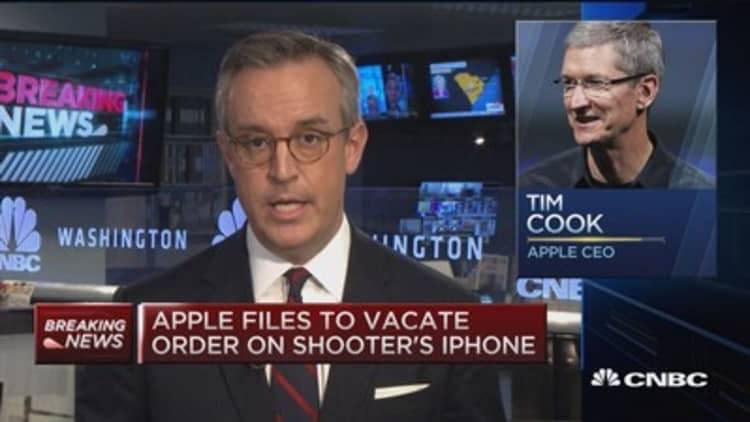 Apple files to vacate order