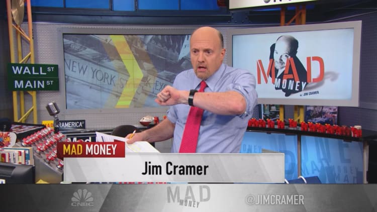 Cramer: Domino’s, get it while it’s hot! 