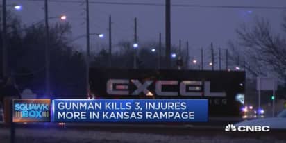 Mass shooting leaves 4 dead in Kansas