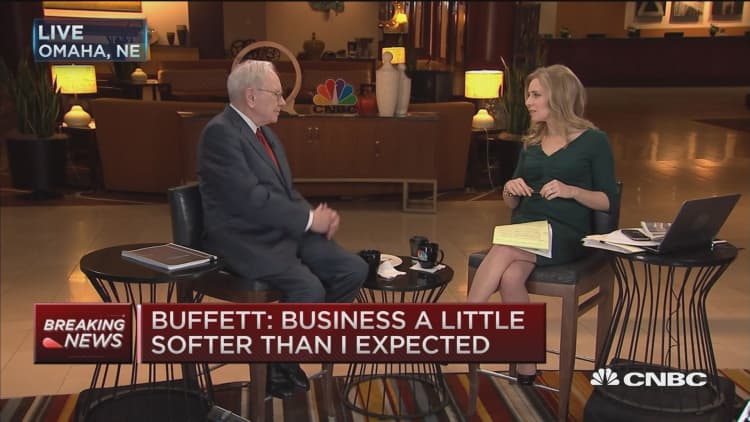 Warren Buffett: Negative effects of low oil