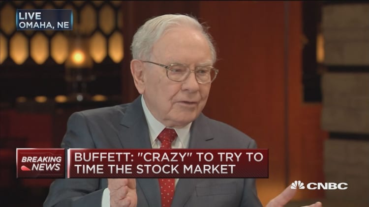 Economists don't make money buying and selling stocks: Buffett