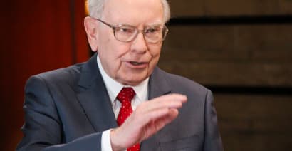 Warren Buffett says he is not looking to buy General Electric