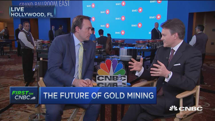 Economic worries good for gold: Barrick CEO