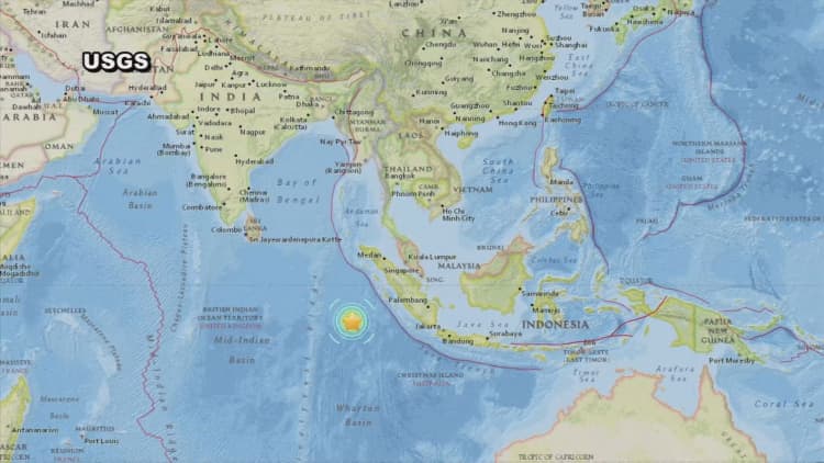 Major earthquake hits off coast of Indonesia 