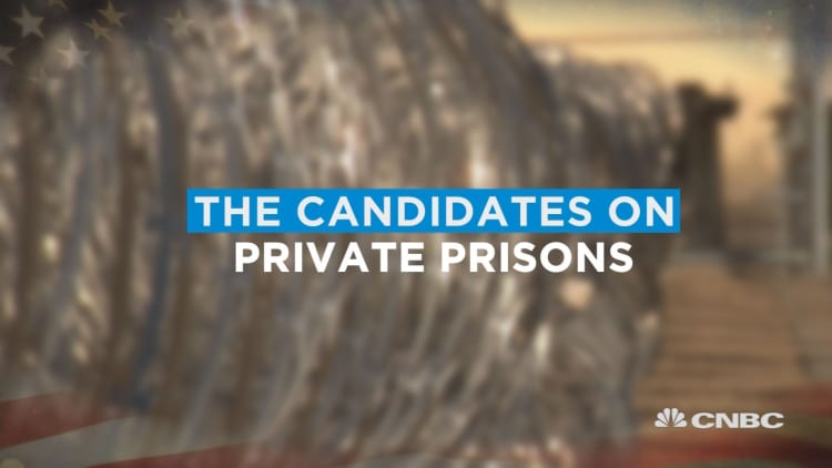 Clinton's tough talk on private prisons