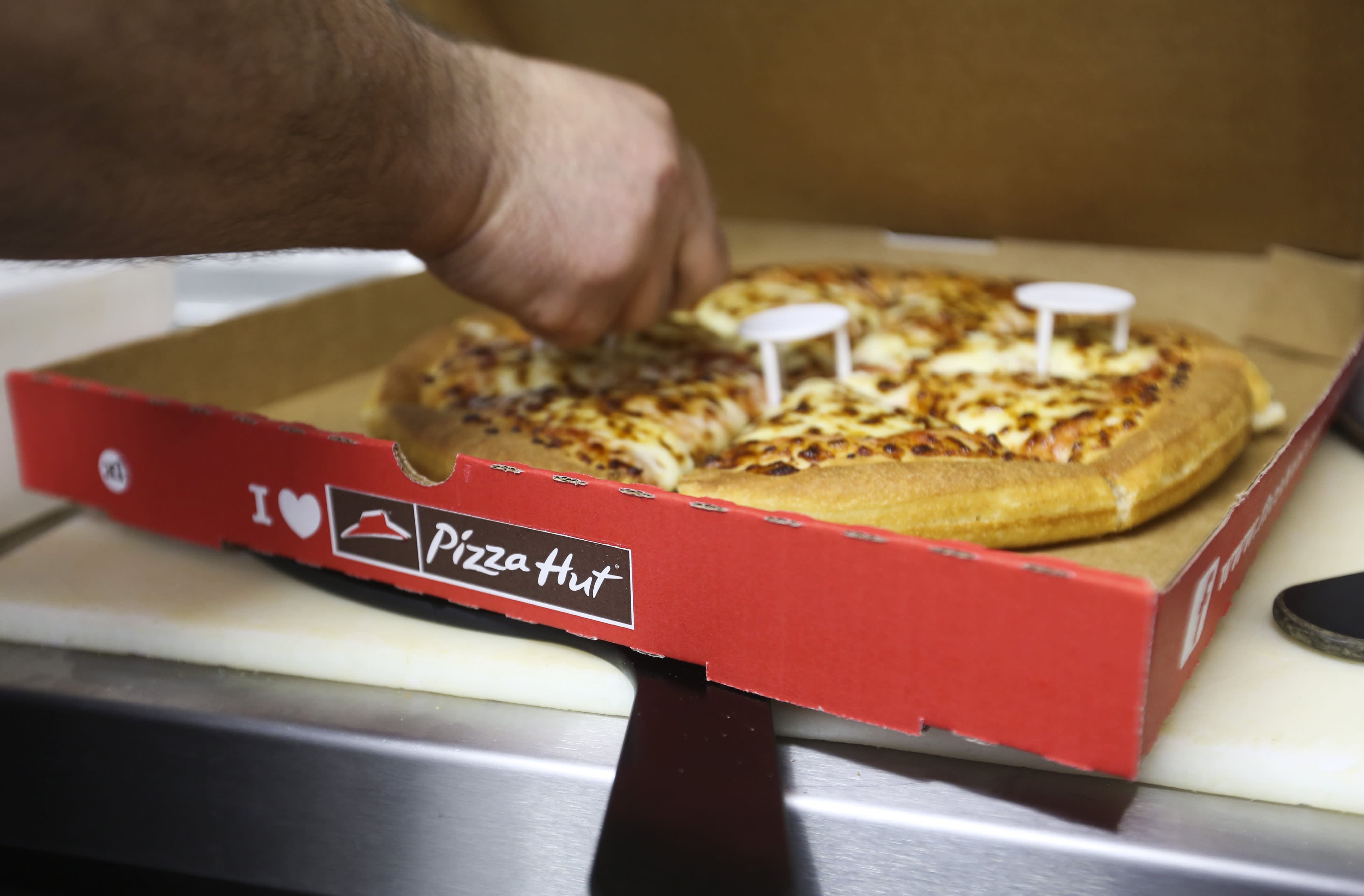 Pizza Hut Triple Treat Box is Back! So What's the Big Deal? (We'll