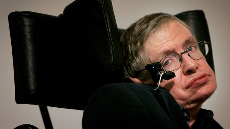 Stephen Hawking: AI will 'transform or destroy' society