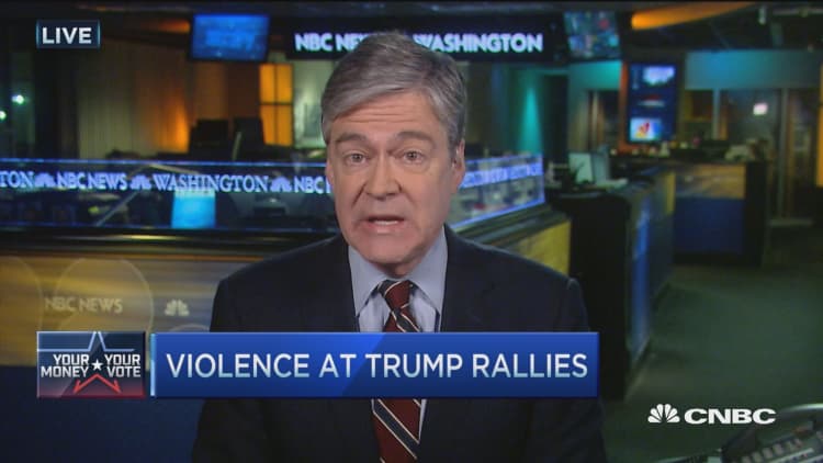 Trump gains despite violence