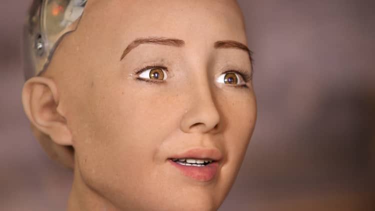 This creepy robot says she can do a better job than Donald Trump