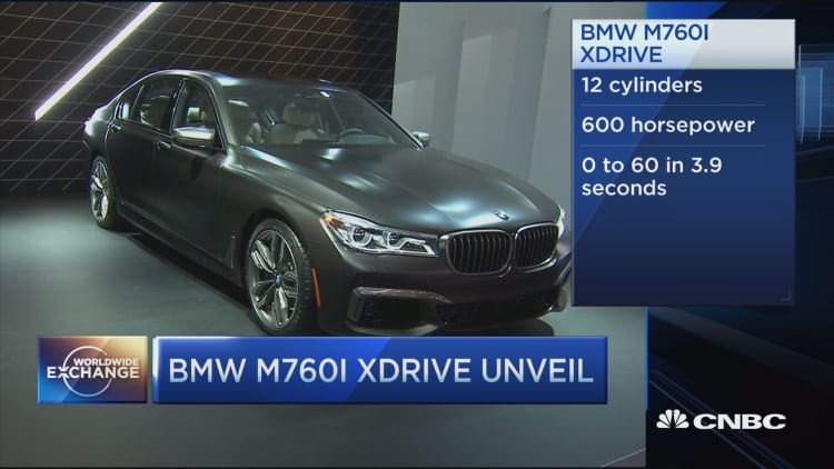 BMW reveals 2017 M760i xDrive