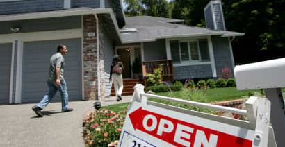 Banks are working to woo new doctors into home mortgages