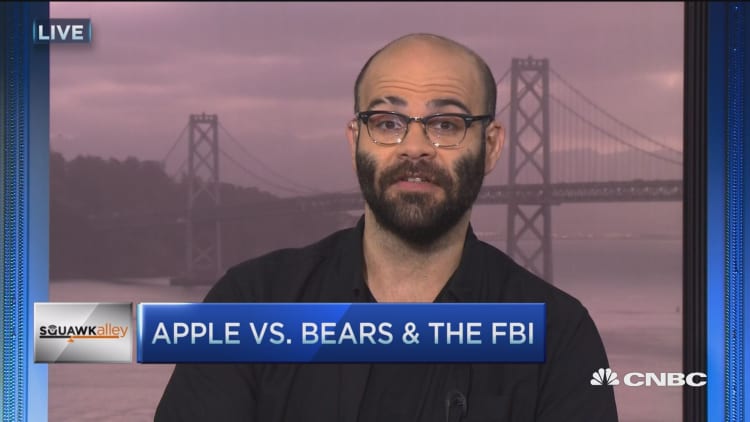 Apple vs. bears & the FBI