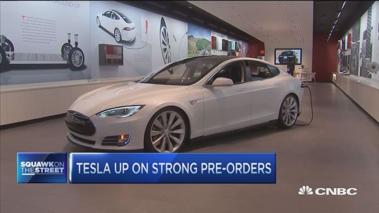 Cramer: Musk's Tesla 'a phenomenon'
