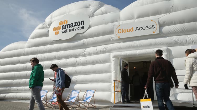 Amazon's cloud rakes in cash as more tech companies go public