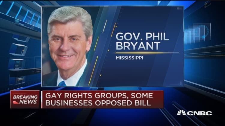 Mississippi gov. signs religious beliefs law