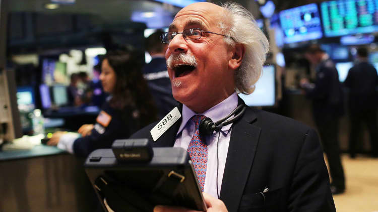 Stocks seek to extend rally