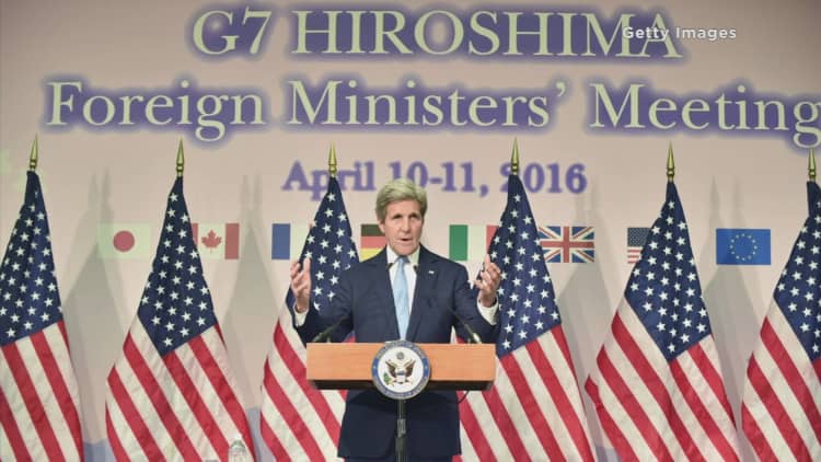 John Kerry makes historic visit to Hiroshima