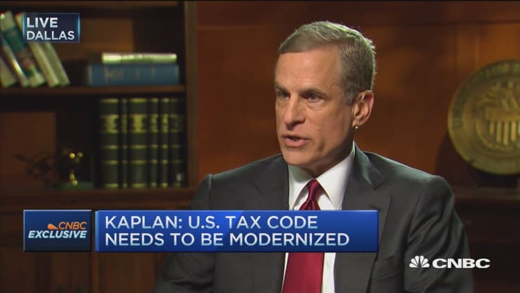 Fed's Kaplan: US tax code need to be updated